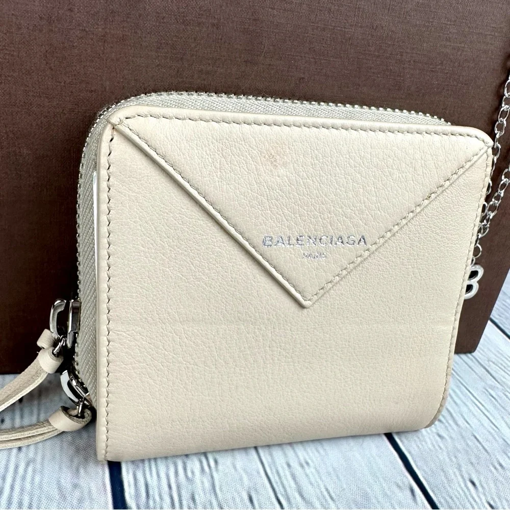 Balenciaga Beige Leather bifold compact zippy wallet with necklace GREAT! - Picture 3 of 16